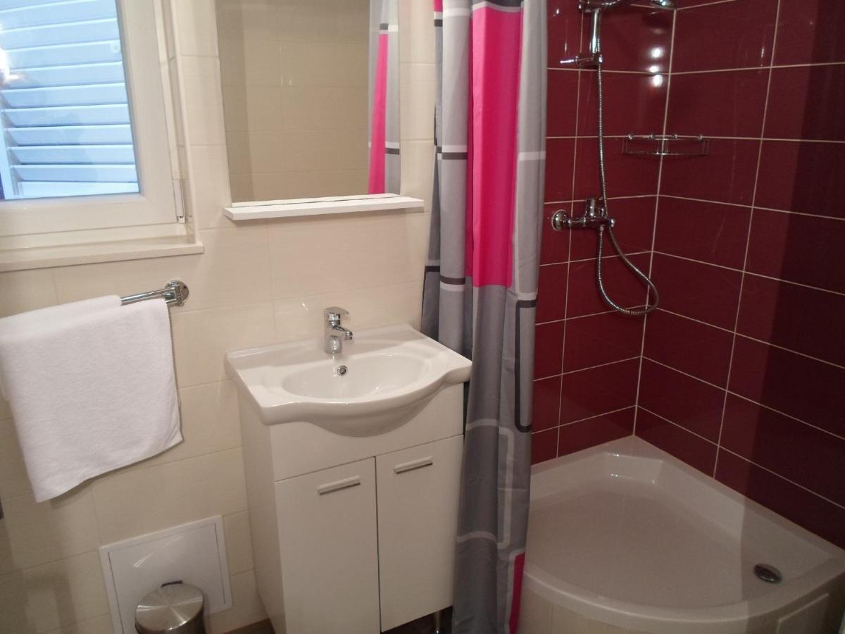 אומיס House Karlo Apartments מראה חיצוני תמונה