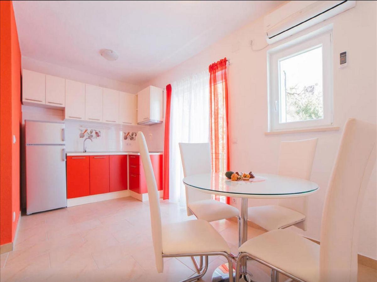 אומיס House Karlo Apartments מראה חיצוני תמונה